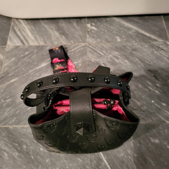 Betsey Johnson Black Skull Embossed Crossbody Bag - Picture 2 of 9